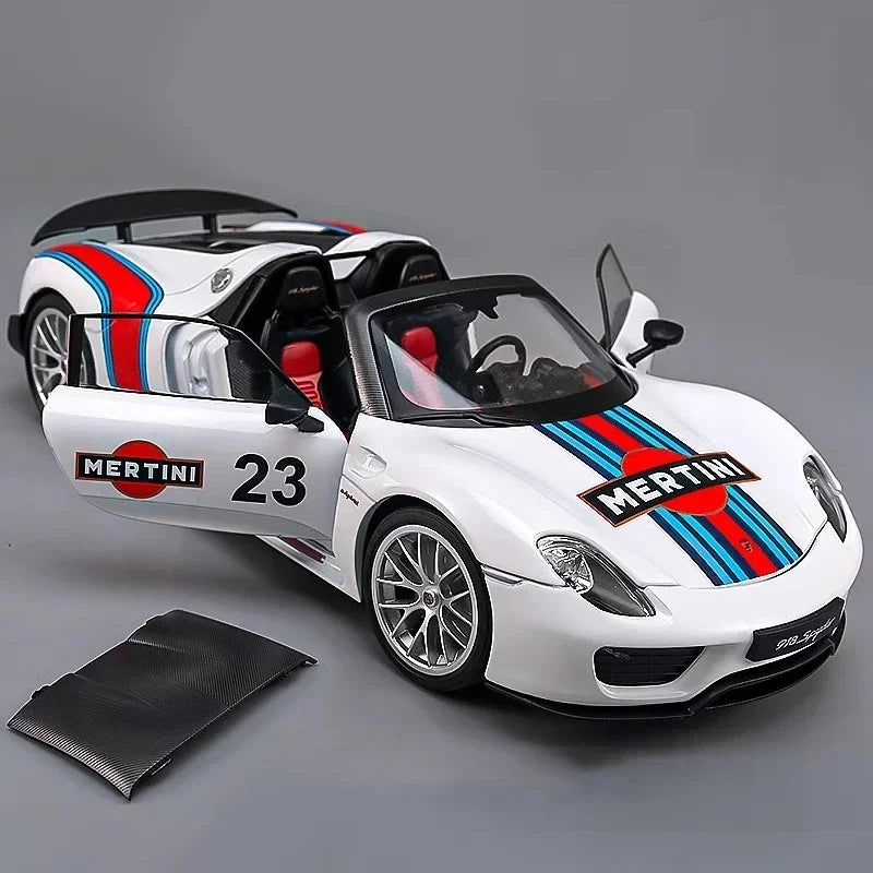 Porsche 918 Spyder Martini Racing 1:18 model