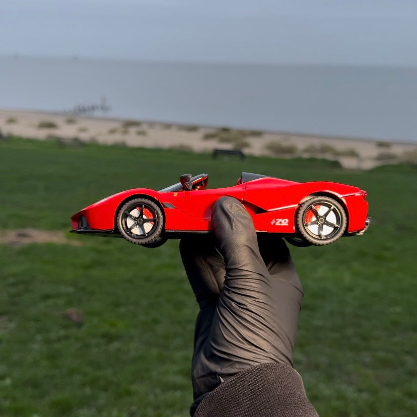 Ferrari LaFerrari 1:24 Model