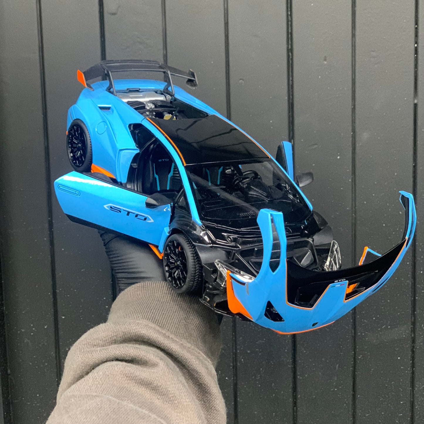 Lamborghini Huracan STO 1:18 Model