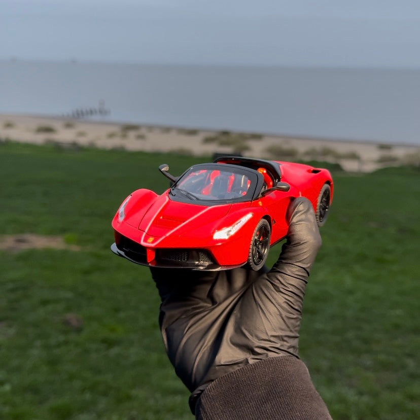 Ferrari LaFerrari 1:24 Model